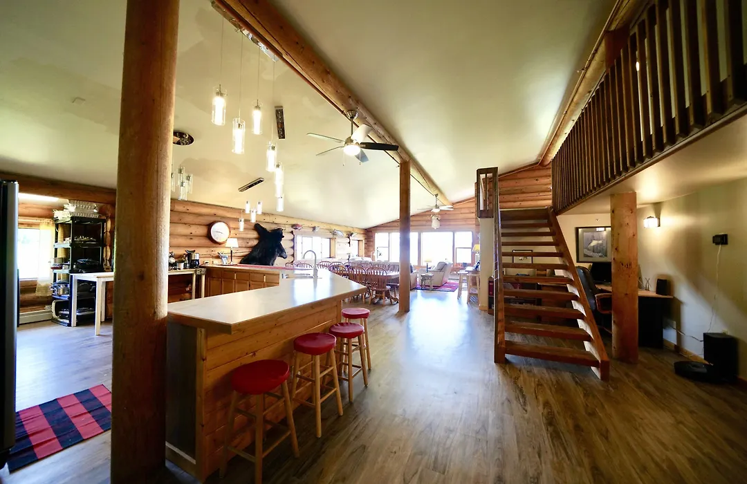 Flat Fish Lodge B&B And Event Center-1